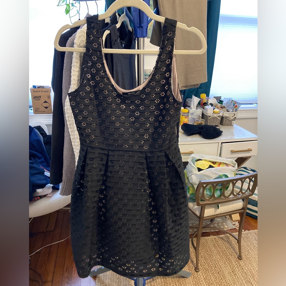 Forever 21 Scoop Neck Tank A-Line Dress Black/Flower Pattern - SIZE M